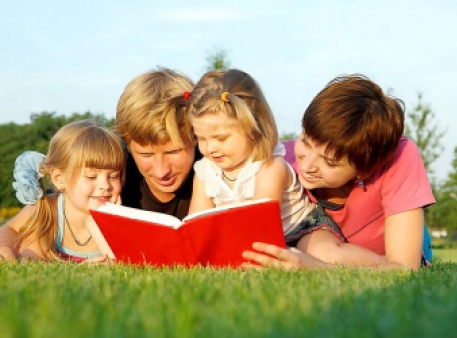 Пять простых способов увлечь детей чтением