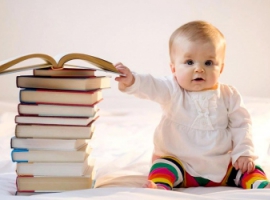 Польза чтения ребенку уже в младенчестве