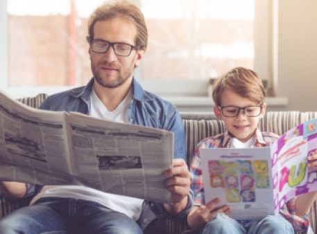 Как родителям обсуждать новости с ребенком  