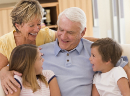 Эмоциональная связь бабушек и дедушек с детьми