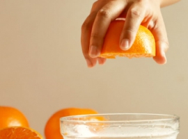 Гравитация и объекты: тест с апельсином 