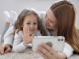Родители в смартфоне: влияние на детей  