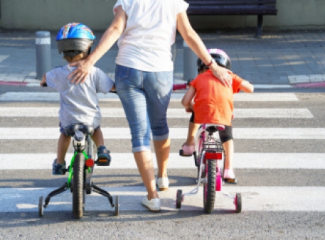 Безопасность детей на дорогах: двенадцать правил  